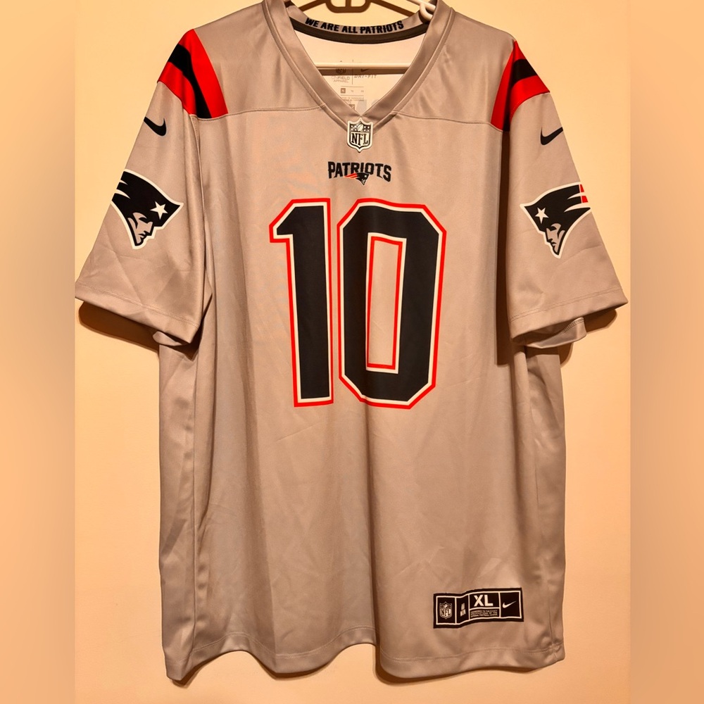 Men’s Nike Dri Fit New England Patriots Mac Jones jersey size XL